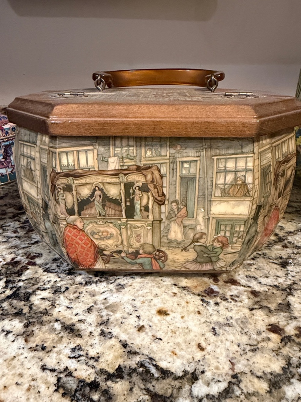 Vintage Hand-Painted Octagonal Wooden Keepsake Box in Warm Brown Tones - Picture 5 of 7